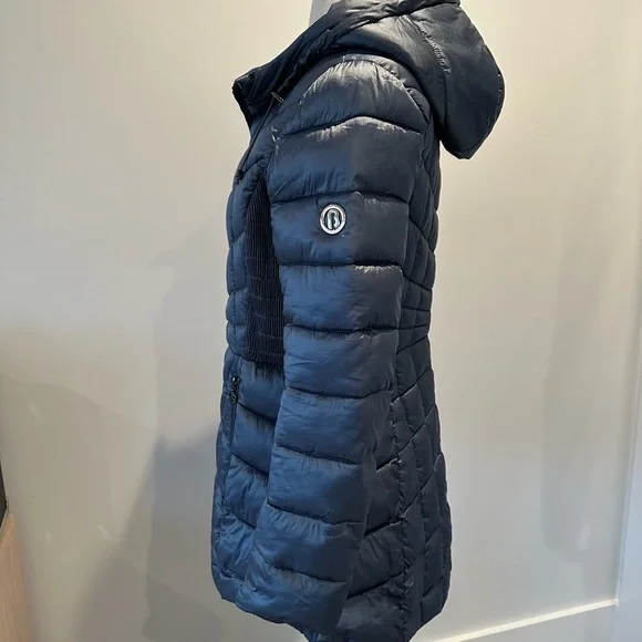 Quilted Packable Jacket - Picture 3 of 9